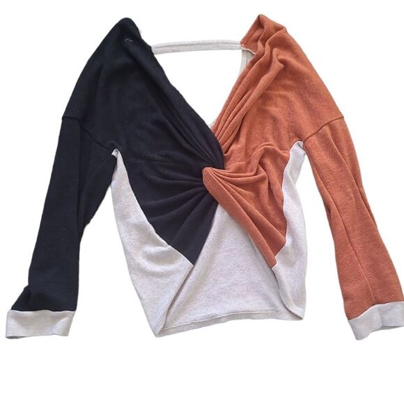 Bibi sweater crop top twist size medium - Picture 1 of 3